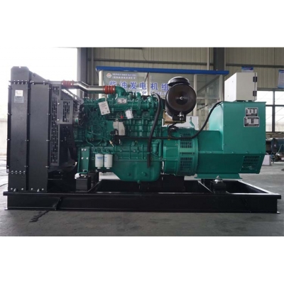 150KW玉柴柴油發(fā)電機(jī)組-玉柴6缸柴油機(jī)YCD6Q23H8-210,柴油發(fā)電機(jī)組缸徑/行程：108/135mm,柴油發(fā)電機(jī)組水冷發(fā)動(dòng)機(jī)功率154KW,柴油發(fā)電機(jī)組配套馬拉松斯坦福發(fā)電機(jī)。廠價(jià)直銷歡迎選購：13773399855。